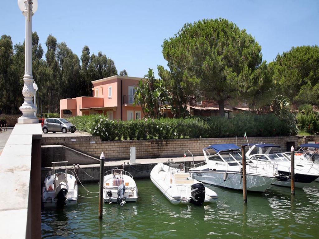 Baia Dei Delfini Aparthotel Furnari Exterior photo