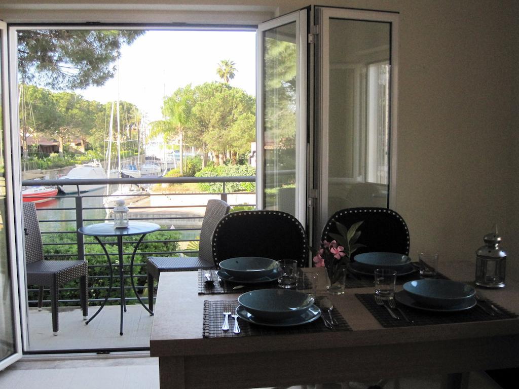 Baia Dei Delfini Aparthotel Furnari Room photo