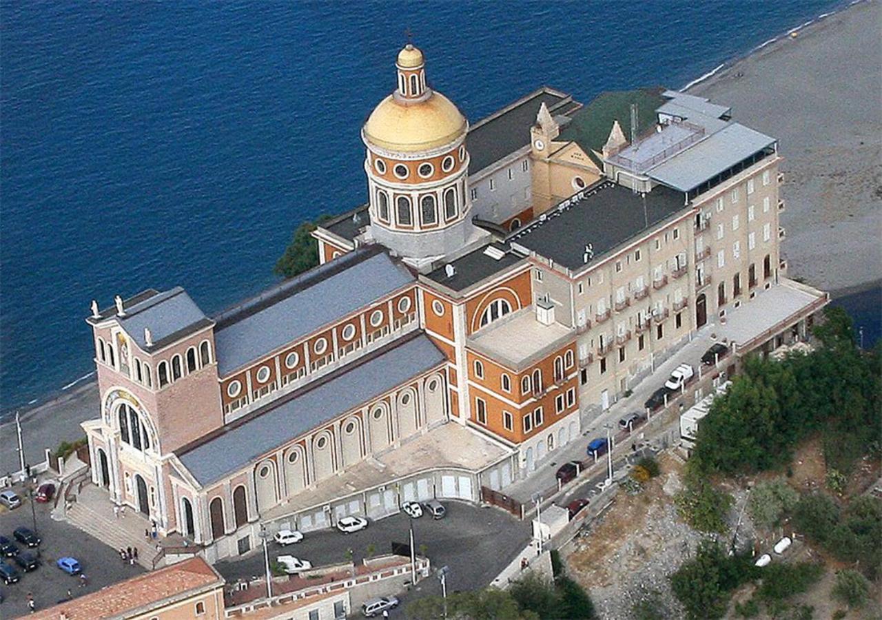 Baia Dei Delfini Aparthotel Furnari Exterior photo